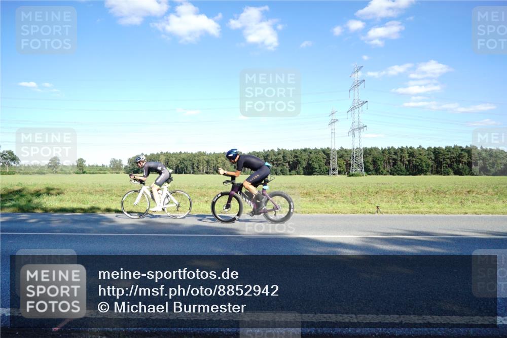 07.09.2025 - 19. Norderstedt Triathlon Michael Burmester http://msf.ph/oto/8852942 07.09.2025 15:56:55 Radfahren 1628 meine-sportfotos.de