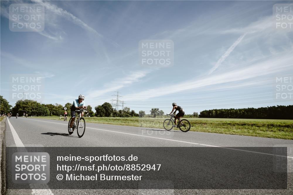 07.09.2025 - 19. Norderstedt Triathlon Michael Burmester http://msf.ph/oto/8852947 07.09.2025 11:41:40 Radfahren 703, 807 meine-sportfotos.de