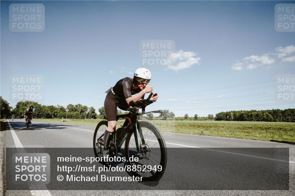 07.09.2025 - 19. Norderstedt Triathlon Michael Burmester http://msf.ph/oto/8852949 07.09.2025 14:40:51 Radfahren 364, 1414 meine-sportfotos.de