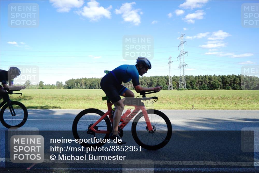 07.09.2025 - 19. Norderstedt Triathlon Michael Burmester http://msf.ph/oto/8852951 07.09.2025 15:57:04 Radfahren 482, 1108, 1623 meine-sportfotos.de