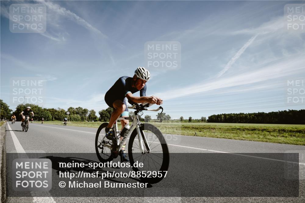 07.09.2025 - 19. Norderstedt Triathlon Michael Burmester http://msf.ph/oto/8852957 07.09.2025 11:41:45 Radfahren 837, 1301 meine-sportfotos.de
