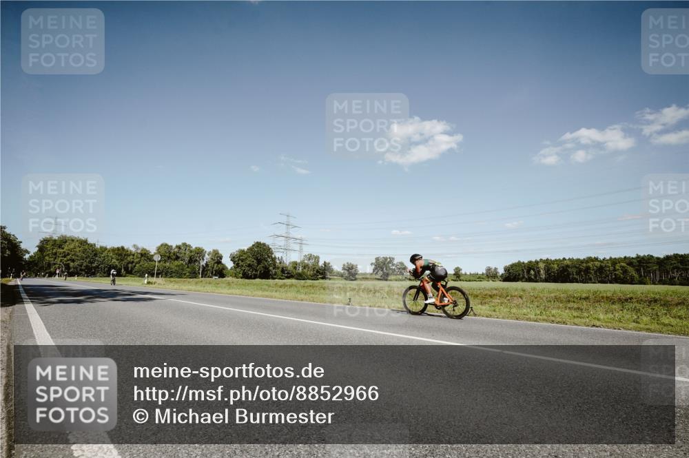 07.09.2025 - 19. Norderstedt Triathlon Michael Burmester http://msf.ph/oto/8852966 07.09.2025 14:41:01 Radfahren  meine-sportfotos.de