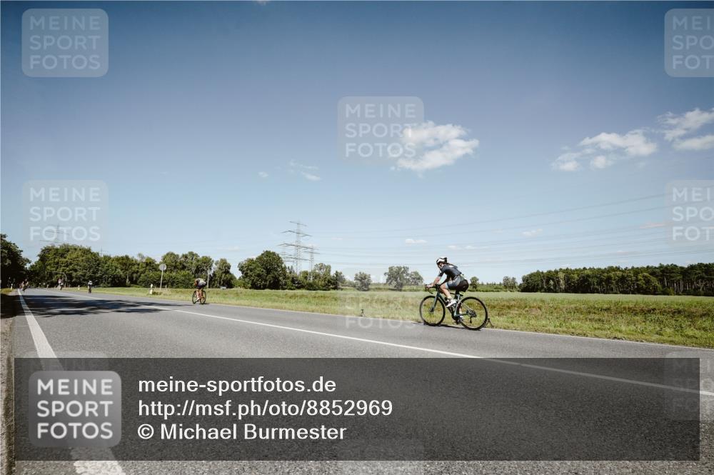 07.09.2025 - 19. Norderstedt Triathlon Michael Burmester http://msf.ph/oto/8852969 07.09.2025 14:41:03 Radfahren  meine-sportfotos.de