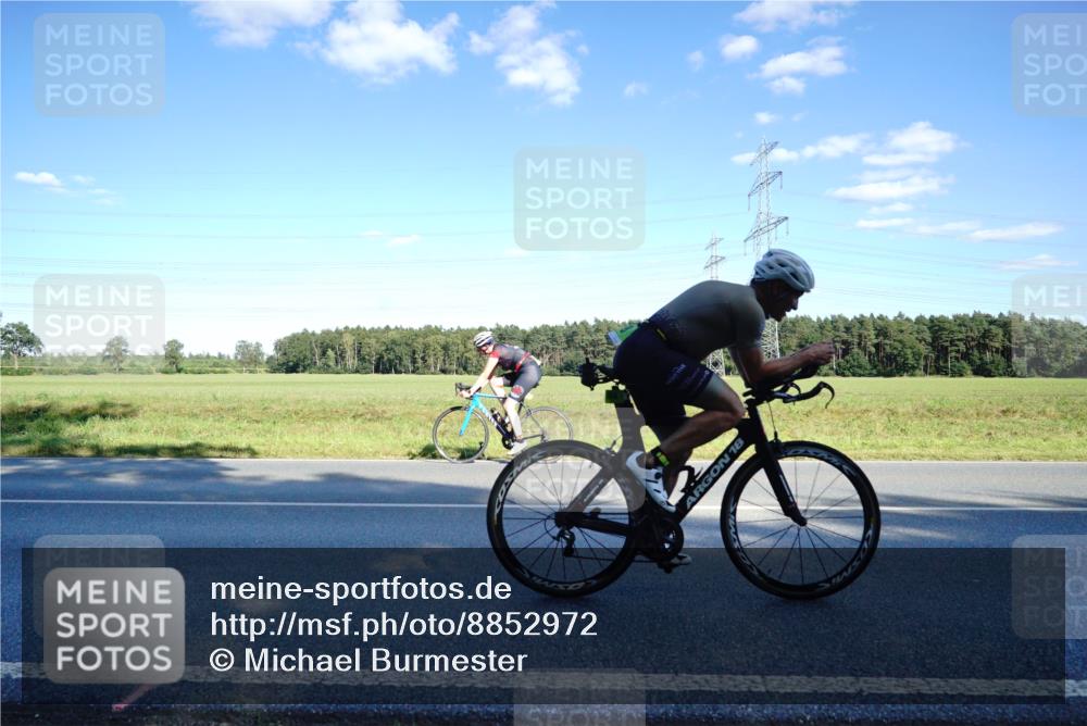 07.09.2025 - 19. Norderstedt Triathlon Michael Burmester http://msf.ph/oto/8852972 07.09.2025 15:57:18 Radfahren 483, 518, 1621 meine-sportfotos.de