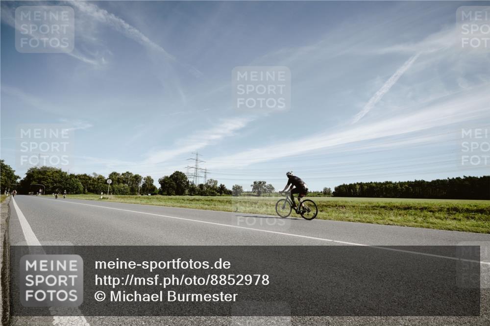07.09.2025 - 19. Norderstedt Triathlon Michael Burmester http://msf.ph/oto/8852978 07.09.2025 11:41:56 Radfahren  meine-sportfotos.de