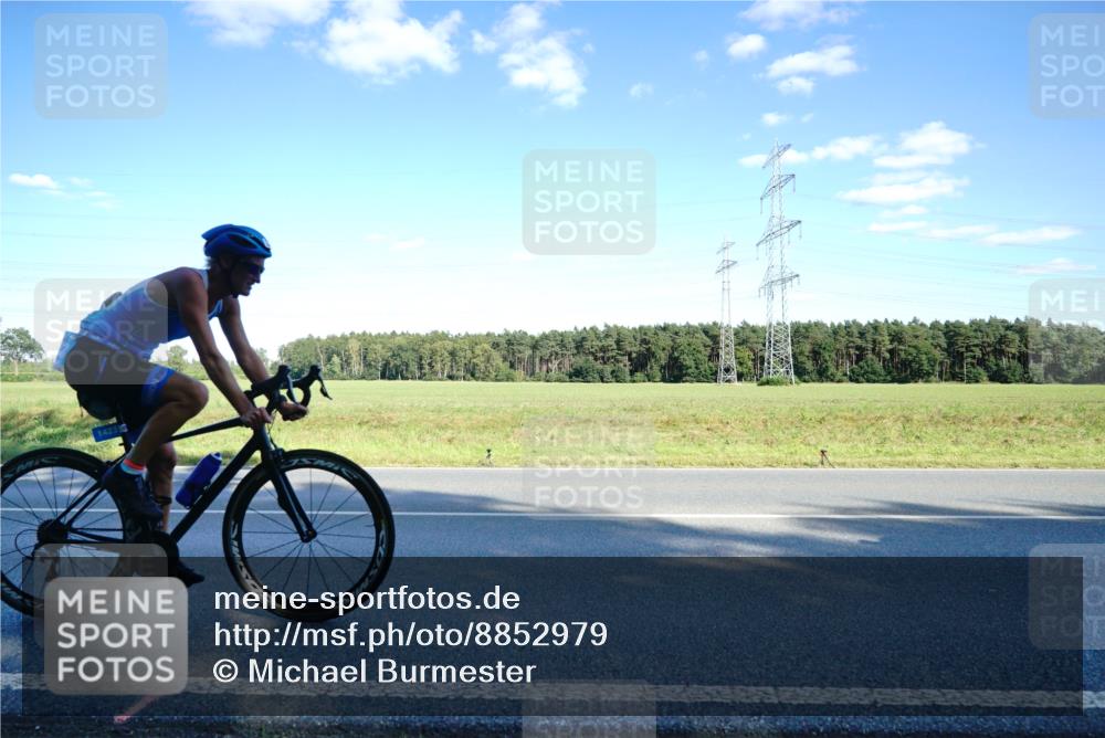 07.09.2025 - 19. Norderstedt Triathlon Michael Burmester http://msf.ph/oto/8852979 07.09.2025 15:57:23 Radfahren 421, 1055, 1423, 1429, 1529, 1546 meine-sportfotos.de