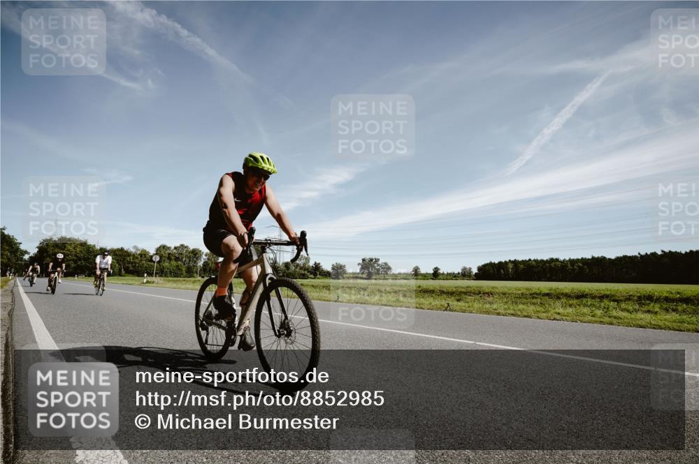 07.09.2025 - 19. Norderstedt Triathlon Michael Burmester http://msf.ph/oto/8852985 07.09.2025 11:42:09 Radfahren 784, 823, 1282, 1313 meine-sportfotos.de