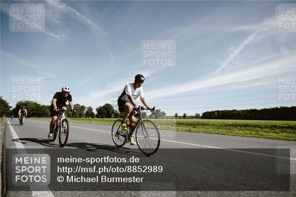 07.09.2025 - 19. Norderstedt Triathlon Michael Burmester http://msf.ph/oto/8852989 07.09.2025 11:42:11 Radfahren 784, 823, 1282, 1313 meine-sportfotos.de