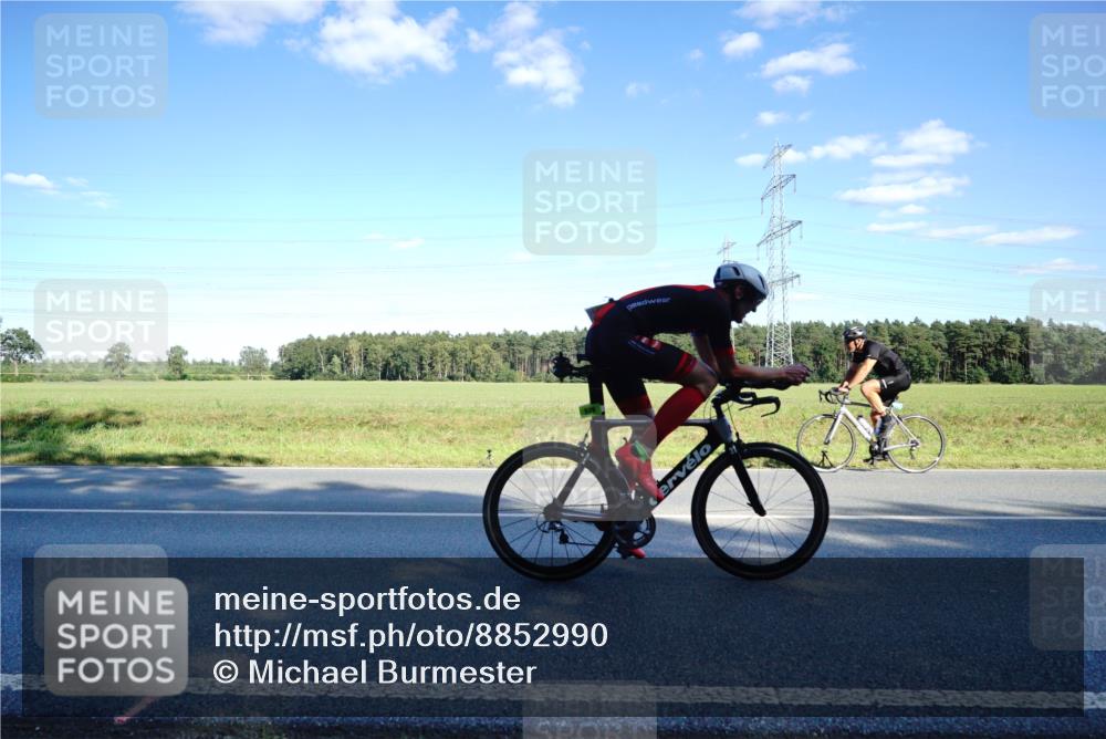 07.09.2025 - 19. Norderstedt Triathlon Michael Burmester http://msf.ph/oto/8852990 07.09.2025 15:57:28 Radfahren 526, 932, 1055, 1546 meine-sportfotos.de
