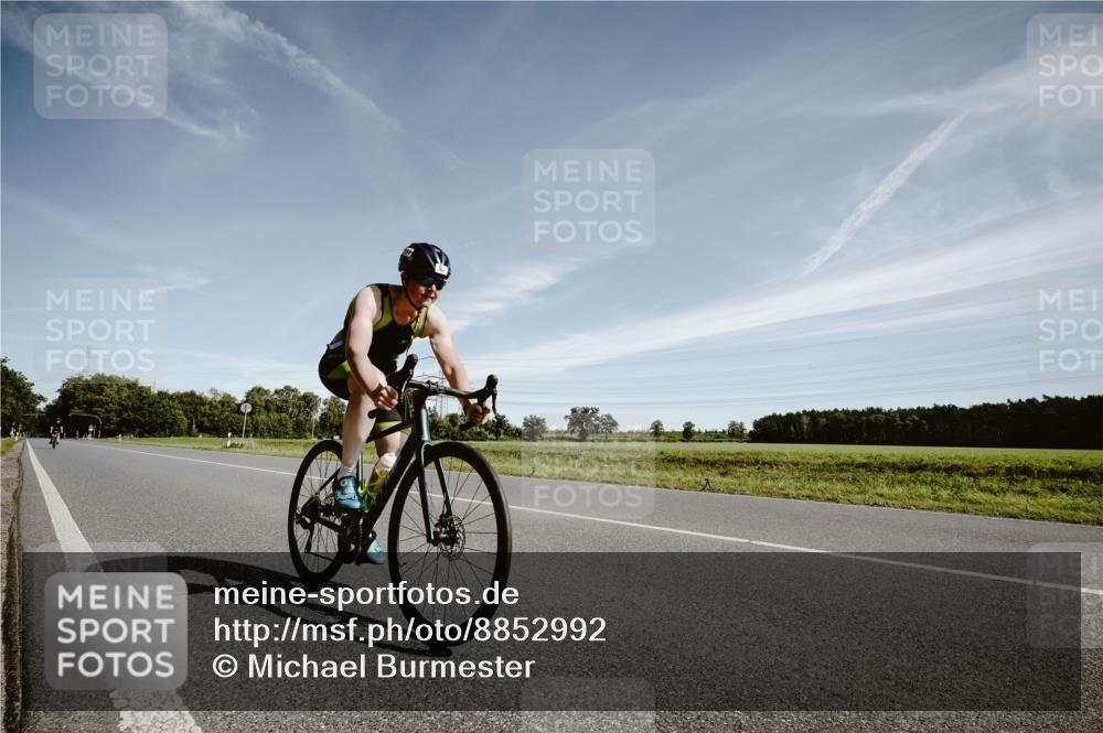 07.09.2025 - 19. Norderstedt Triathlon Michael Burmester http://msf.ph/oto/8852992 07.09.2025 11:42:12 Radfahren 784, 823, 1282, 1313 meine-sportfotos.de
