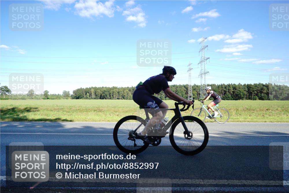 07.09.2025 - 19. Norderstedt Triathlon Michael Burmester http://msf.ph/oto/8852997 07.09.2025 15:57:50 Radfahren 1066, 1560 meine-sportfotos.de