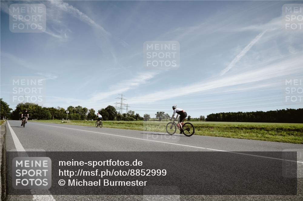 07.09.2025 - 19. Norderstedt Triathlon Michael Burmester http://msf.ph/oto/8852999 07.09.2025 11:42:15 Radfahren 784, 1349 meine-sportfotos.de