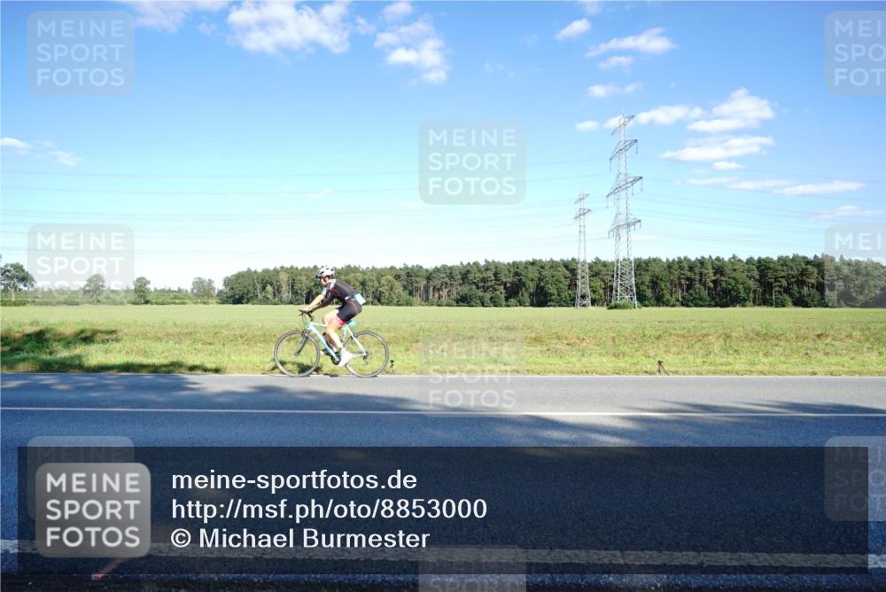 07.09.2025 - 19. Norderstedt Triathlon Michael Burmester http://msf.ph/oto/8853000 07.09.2025 15:57:51 Radfahren 1066, 1415, 1560 meine-sportfotos.de