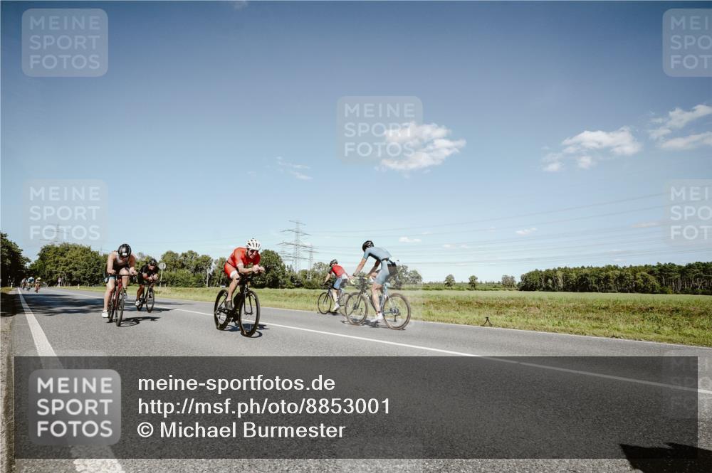 07.09.2025 - 19. Norderstedt Triathlon Michael Burmester http://msf.ph/oto/8853001 07.09.2025 14:41:23 Radfahren 437, 449, 896, 976, 989, 992, 1501 meine-sportfotos.de