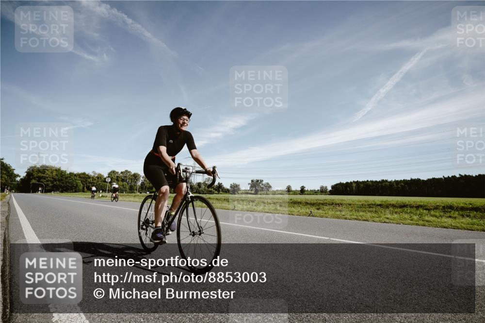 07.09.2025 - 19. Norderstedt Triathlon Michael Burmester http://msf.ph/oto/8853003 07.09.2025 11:42:17 Radfahren 1349 meine-sportfotos.de