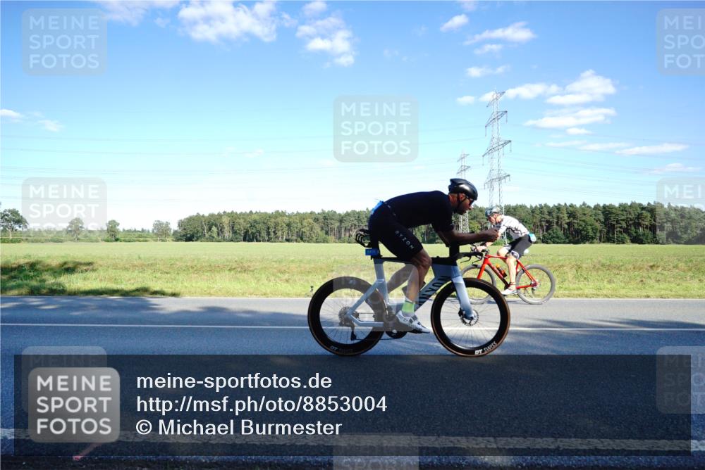 07.09.2025 - 19. Norderstedt Triathlon Michael Burmester http://msf.ph/oto/8853004 07.09.2025 15:57:54 Radfahren 1066, 1415, 1560 meine-sportfotos.de