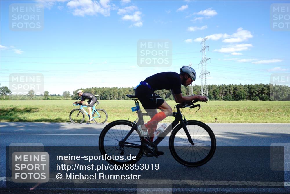 07.09.2025 - 19. Norderstedt Triathlon Michael Burmester http://msf.ph/oto/8853019 07.09.2025 15:58:08 Radfahren 488, 543, 927, 1080 meine-sportfotos.de