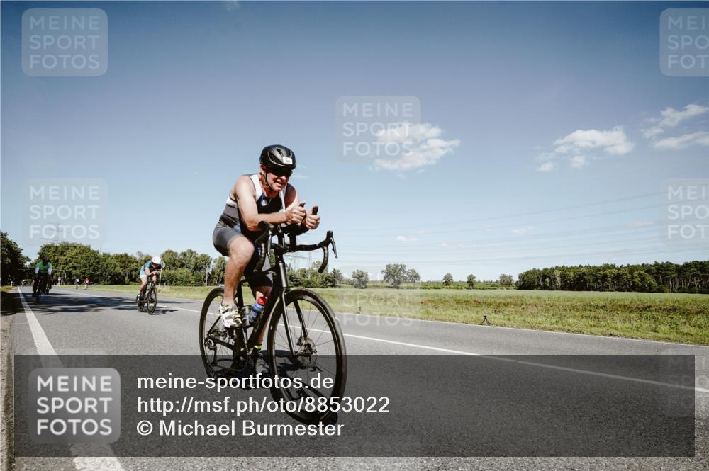 07.09.2025 - 19. Norderstedt Triathlon Michael Burmester http://msf.ph/oto/8853022 07.09.2025 14:41:29 Radfahren 373, 441, 896, 905, 959, 963, 1434 meine-sportfotos.de