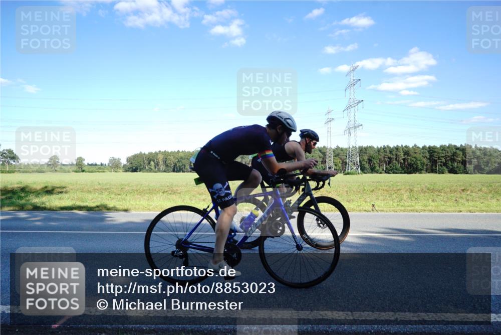 07.09.2025 - 19. Norderstedt Triathlon Michael Burmester http://msf.ph/oto/8853023 07.09.2025 15:58:10 Radfahren 488, 543, 927, 1080, 1514, 1527, 1538 meine-sportfotos.de
