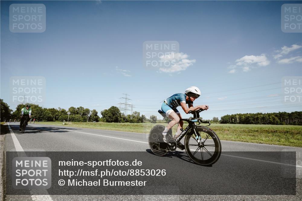 07.09.2025 - 19. Norderstedt Triathlon Michael Burmester http://msf.ph/oto/8853026 07.09.2025 14:41:30 Radfahren 373, 441, 905, 959, 963, 1434 meine-sportfotos.de