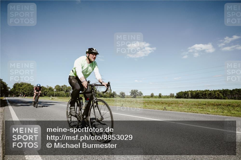 07.09.2025 - 19. Norderstedt Triathlon Michael Burmester http://msf.ph/oto/8853029 07.09.2025 14:41:31 Radfahren 373, 441, 905, 959, 963 meine-sportfotos.de