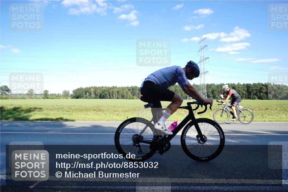 07.09.2025 - 19. Norderstedt Triathlon Michael Burmester http://msf.ph/oto/8853032 07.09.2025 15:58:19 Radfahren 529, 536, 943 meine-sportfotos.de