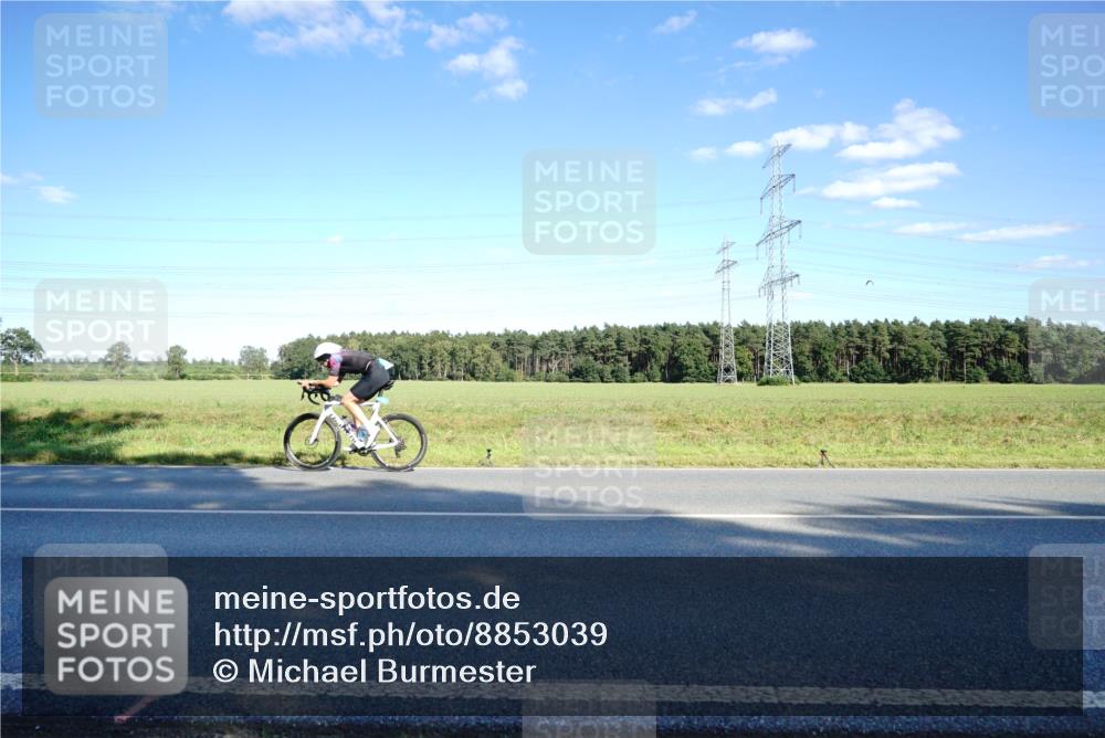 07.09.2025 - 19. Norderstedt Triathlon Michael Burmester http://msf.ph/oto/8853039 07.09.2025 15:58:26 Radfahren  meine-sportfotos.de
