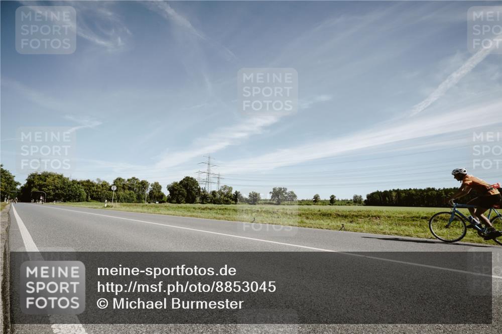 07.09.2025 - 19. Norderstedt Triathlon Michael Burmester http://msf.ph/oto/8853045 07.09.2025 11:43:19 Radfahren  meine-sportfotos.de