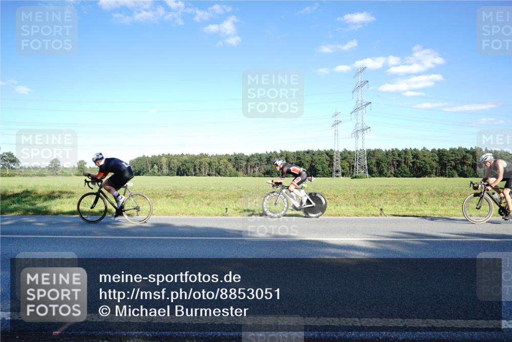 07.09.2025 - 19. Norderstedt Triathlon Michael Burmester http://msf.ph/oto/8853051 07.09.2025 15:58:33 Radfahren 522, 530, 1482 meine-sportfotos.de