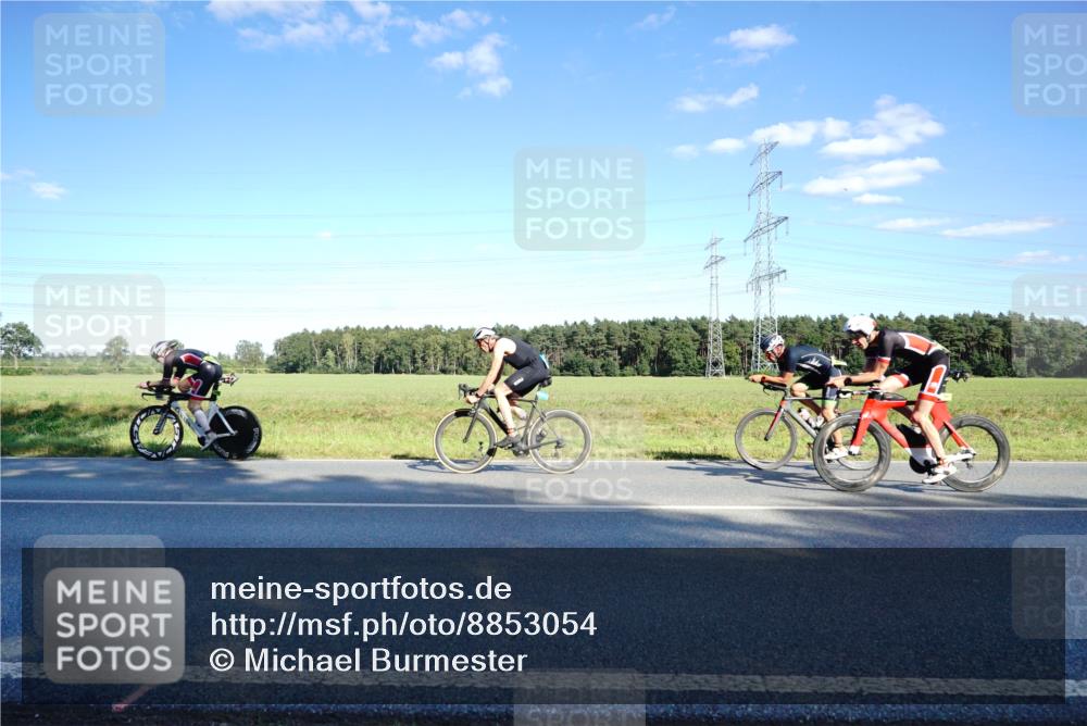 07.09.2025 - 19. Norderstedt Triathlon Michael Burmester http://msf.ph/oto/8853054 07.09.2025 15:58:34 Radfahren 522, 530, 1482, 1575 meine-sportfotos.de