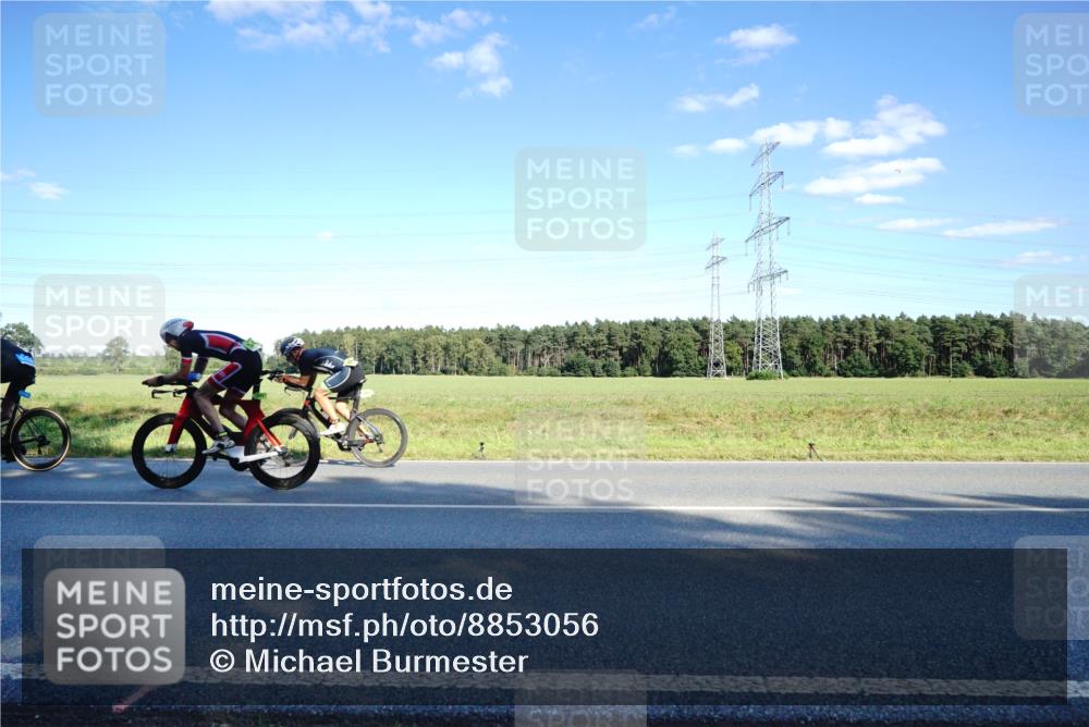 07.09.2025 - 19. Norderstedt Triathlon Michael Burmester http://msf.ph/oto/8853056 07.09.2025 15:58:34 Radfahren 522, 530, 1482, 1575 meine-sportfotos.de