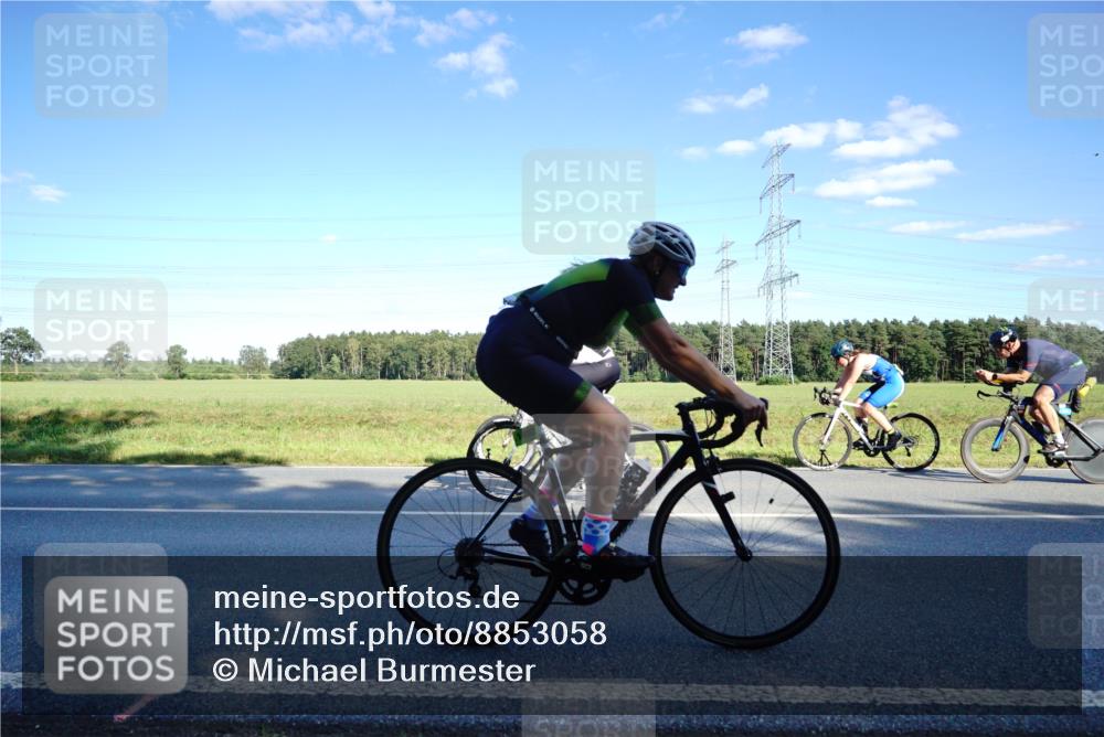 07.09.2025 - 19. Norderstedt Triathlon Michael Burmester http://msf.ph/oto/8853058 07.09.2025 15:58:36 Radfahren 1482, 1575, 1593 meine-sportfotos.de