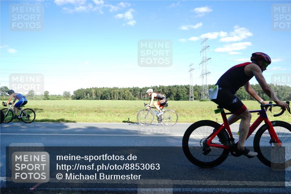 07.09.2025 - 19. Norderstedt Triathlon Michael Burmester http://msf.ph/oto/8853063 07.09.2025 15:58:37 Radfahren 1482, 1575, 1593 meine-sportfotos.de
