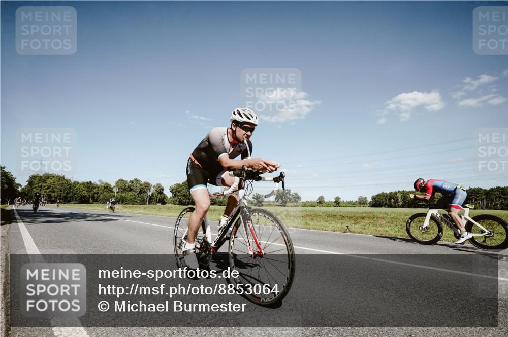 07.09.2025 - 19. Norderstedt Triathlon Michael Burmester http://msf.ph/oto/8853064 07.09.2025 14:41:50 Radfahren 444, 991 meine-sportfotos.de