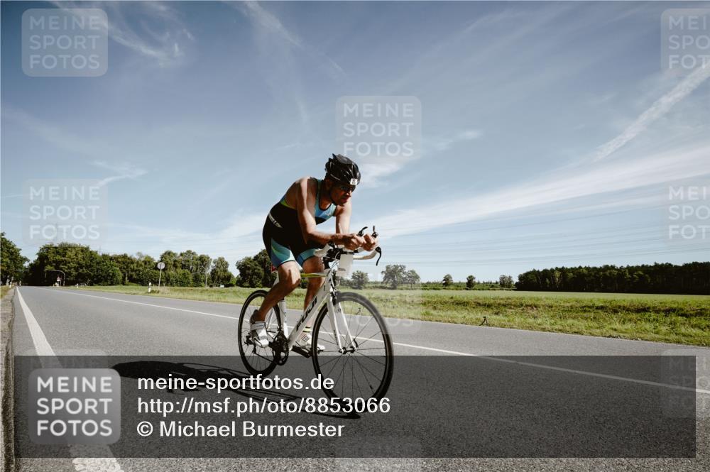 07.09.2025 - 19. Norderstedt Triathlon Michael Burmester http://msf.ph/oto/8853066 07.09.2025 11:43:49 Radfahren 1332 meine-sportfotos.de