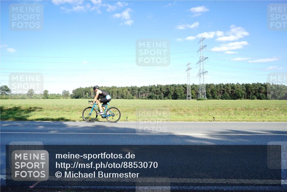 07.09.2025 - 19. Norderstedt Triathlon Michael Burmester http://msf.ph/oto/8853070 07.09.2025 15:58:40 Radfahren 1575, 1593 meine-sportfotos.de
