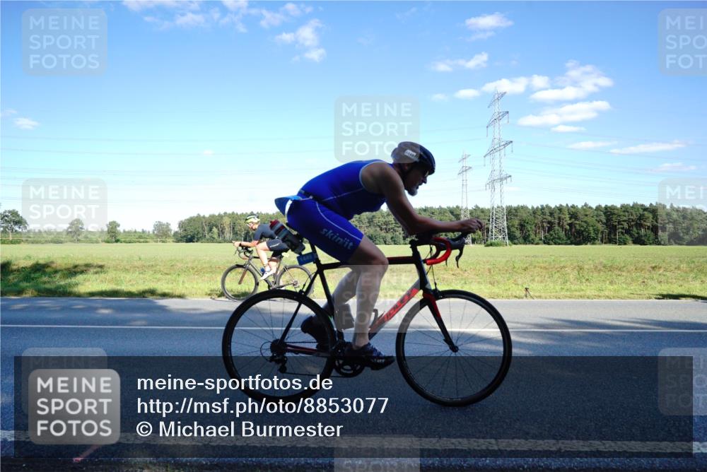 07.09.2025 - 19. Norderstedt Triathlon Michael Burmester http://msf.ph/oto/8853077 07.09.2025 15:58:44 Radfahren 933, 1064, 1449, 1541 meine-sportfotos.de