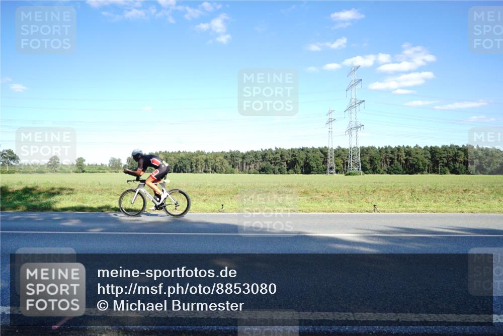 07.09.2025 - 19. Norderstedt Triathlon Michael Burmester http://msf.ph/oto/8853080 07.09.2025 15:58:45 Radfahren 933, 1064, 1449, 1541 meine-sportfotos.de