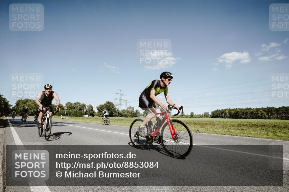07.09.2025 - 19. Norderstedt Triathlon Michael Burmester http://msf.ph/oto/8853084 07.09.2025 14:41:57 Radfahren 391, 463, 464, 917, 1483, 1488 meine-sportfotos.de