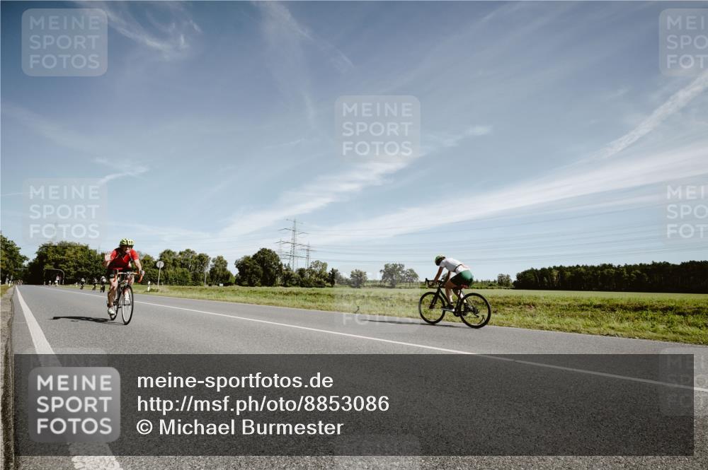 07.09.2025 - 19. Norderstedt Triathlon Michael Burmester http://msf.ph/oto/8853086 07.09.2025 11:44:16 Radfahren 1229 meine-sportfotos.de