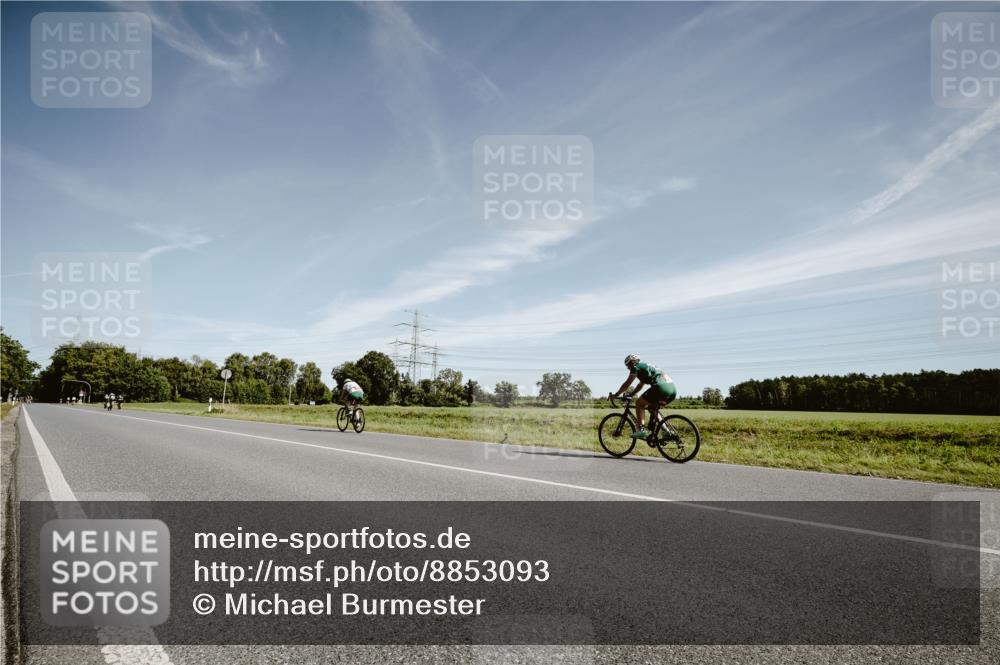 07.09.2025 - 19. Norderstedt Triathlon Michael Burmester http://msf.ph/oto/8853093 07.09.2025 11:44:17 Radfahren 1229 meine-sportfotos.de