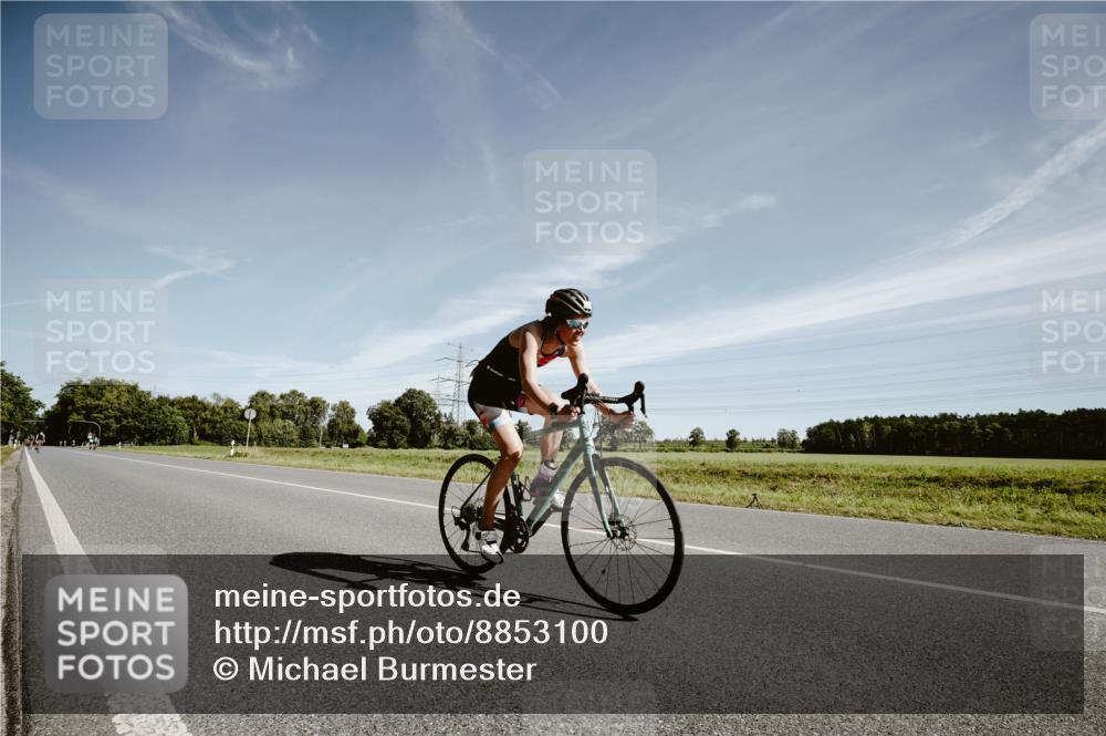 07.09.2025 - 19. Norderstedt Triathlon Michael Burmester http://msf.ph/oto/8853100 07.09.2025 11:44:29 Radfahren 1334 meine-sportfotos.de