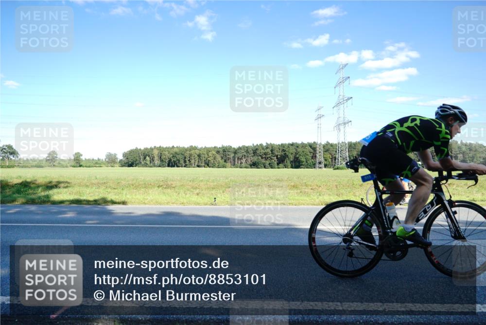 07.09.2025 - 19. Norderstedt Triathlon Michael Burmester http://msf.ph/oto/8853101 07.09.2025 15:59:01 Radfahren 386, 425, 501, 517, 915, 1073, 1562, 1632 meine-sportfotos.de