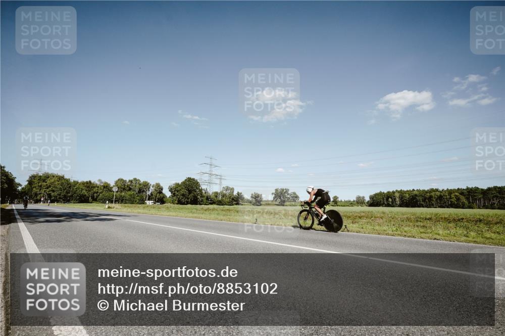 07.09.2025 - 19. Norderstedt Triathlon Michael Burmester http://msf.ph/oto/8853102 07.09.2025 14:42:05 Radfahren 448 meine-sportfotos.de