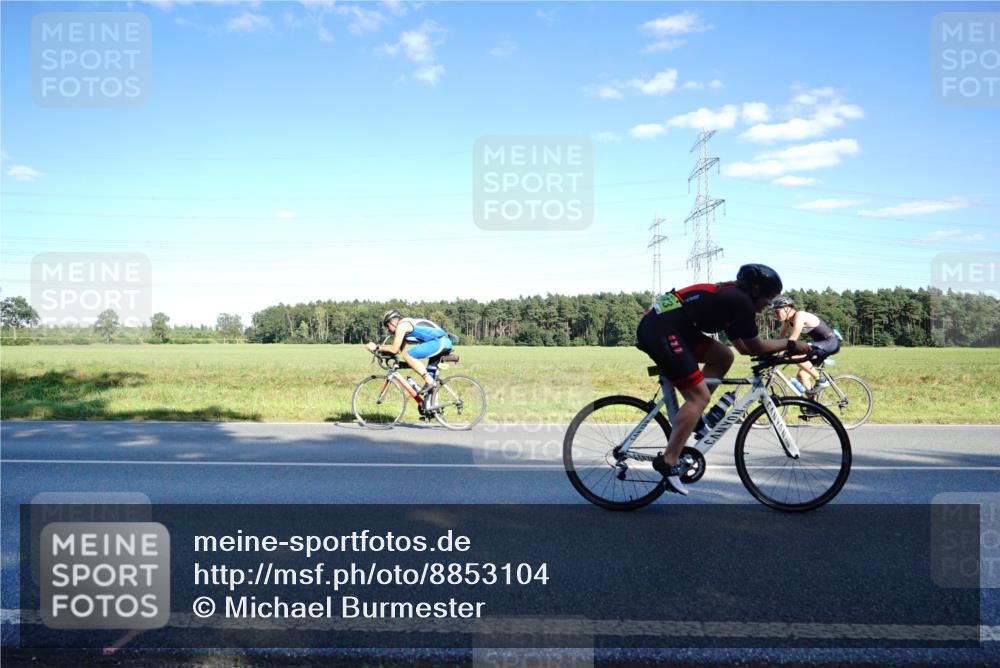 07.09.2025 - 19. Norderstedt Triathlon Michael Burmester http://msf.ph/oto/8853104 07.09.2025 15:59:01 Radfahren 386, 425, 501, 517, 915, 1073, 1562, 1632 meine-sportfotos.de