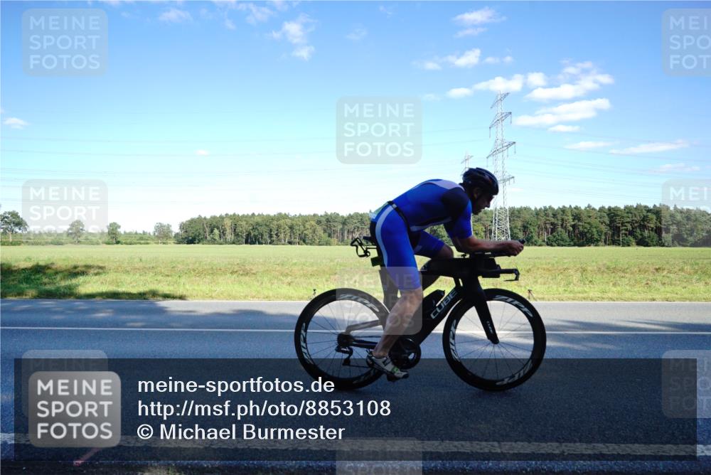 07.09.2025 - 19. Norderstedt Triathlon Michael Burmester http://msf.ph/oto/8853108 07.09.2025 15:59:04 Radfahren 425, 517, 915, 1051, 1065, 1073, 1101, 1562, 1563, 1585 meine-sportfotos.de