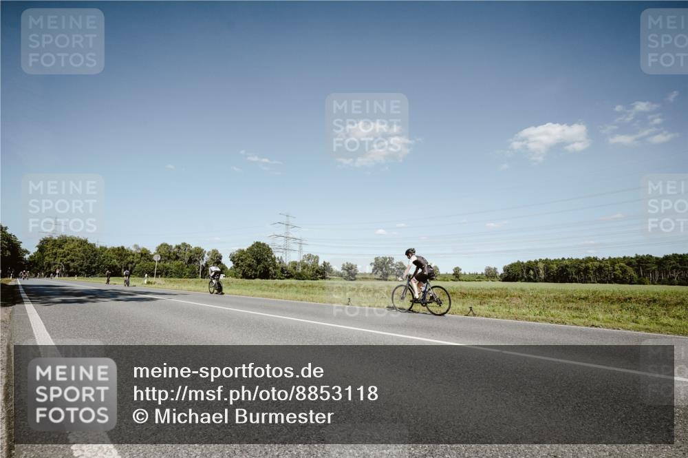 07.09.2025 - 19. Norderstedt Triathlon Michael Burmester http://msf.ph/oto/8853118 07.09.2025 14:42:09 Radfahren 448 meine-sportfotos.de