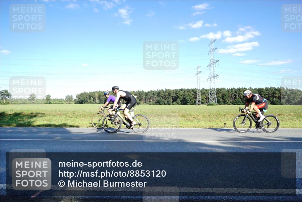 07.09.2025 - 19. Norderstedt Triathlon Michael Burmester http://msf.ph/oto/8853120 07.09.2025 15:59:08 Radfahren 532, 1051, 1065, 1101, 1563, 1585 meine-sportfotos.de