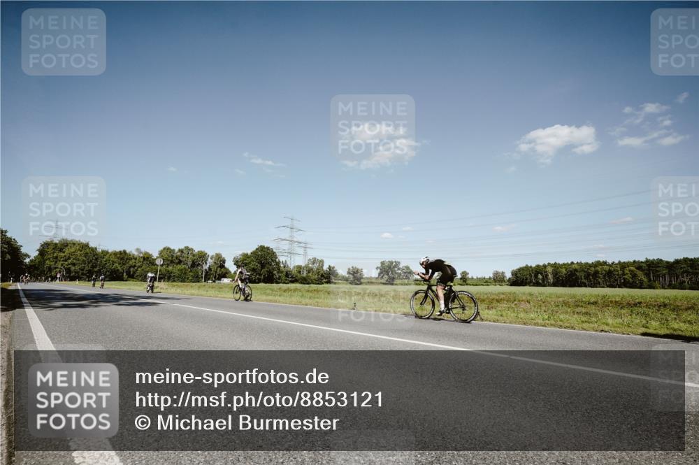 07.09.2025 - 19. Norderstedt Triathlon Michael Burmester http://msf.ph/oto/8853121 07.09.2025 14:42:10 Radfahren 448 meine-sportfotos.de