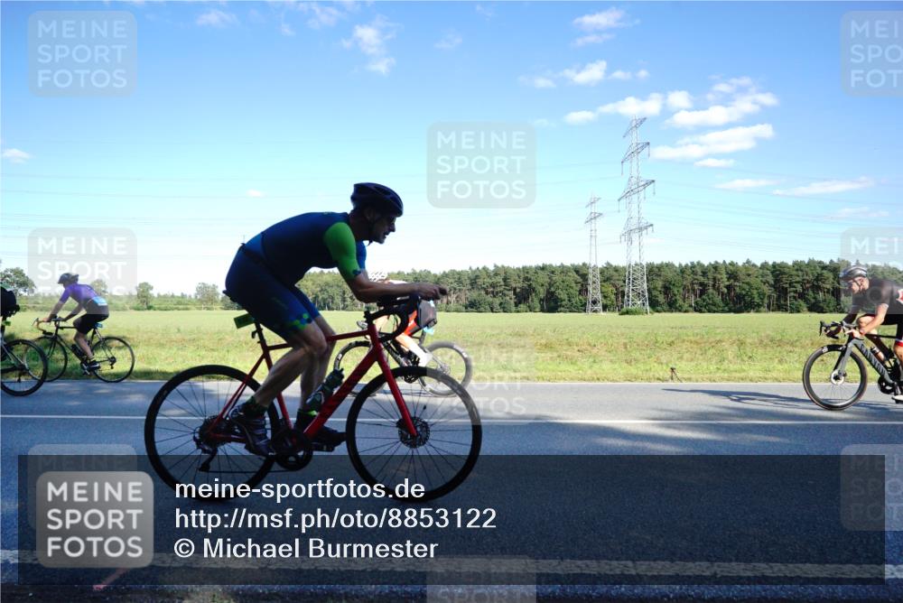 07.09.2025 - 19. Norderstedt Triathlon Michael Burmester http://msf.ph/oto/8853122 07.09.2025 15:59:09 Radfahren 532, 1051, 1065, 1101, 1563 meine-sportfotos.de
